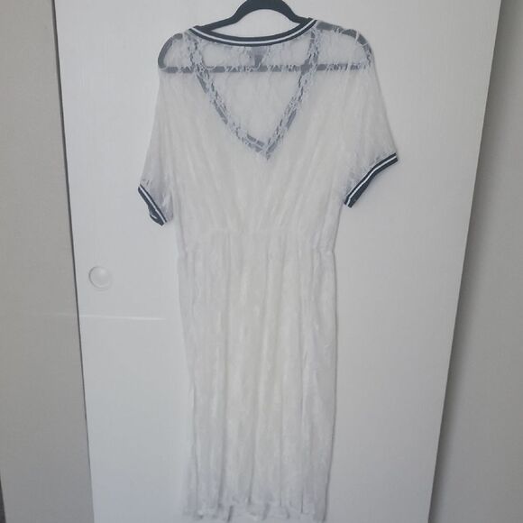 White Lace Dress with Black Trim - Picture 4 of 4